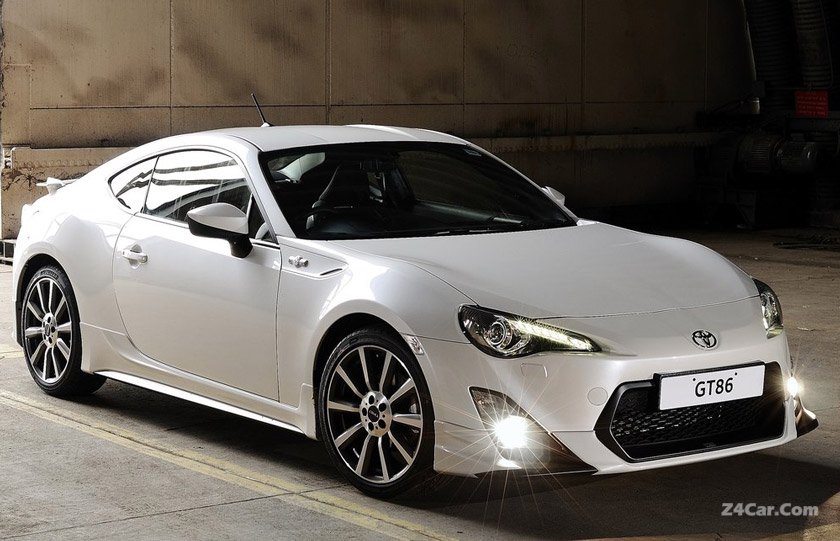 مشخصات فنی تویوتا GT86 مدل 2013-2014 به همراه گالری تصاویر