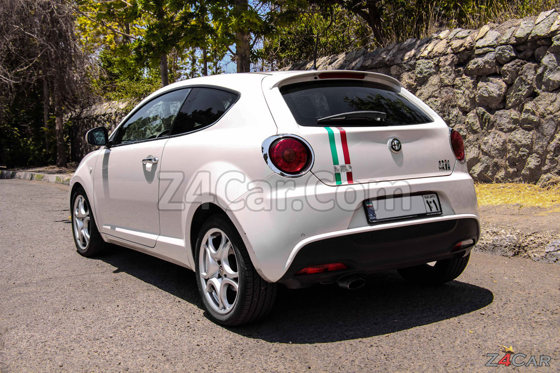 نمای عقب آلفارومئو میتو