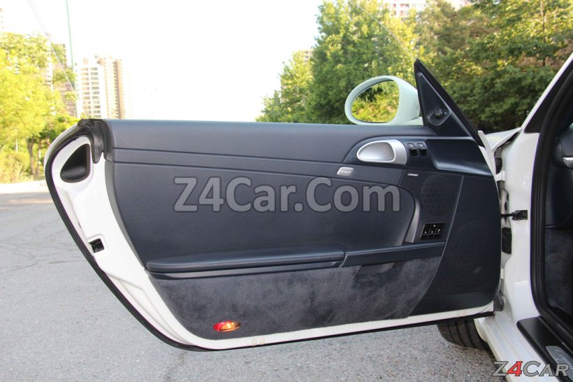 نمای داخلی درب پورشه کیمن 2010