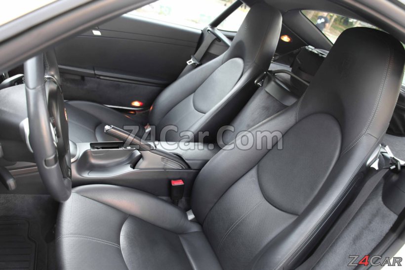 صندلی های جلو پورشه کیمن 2010