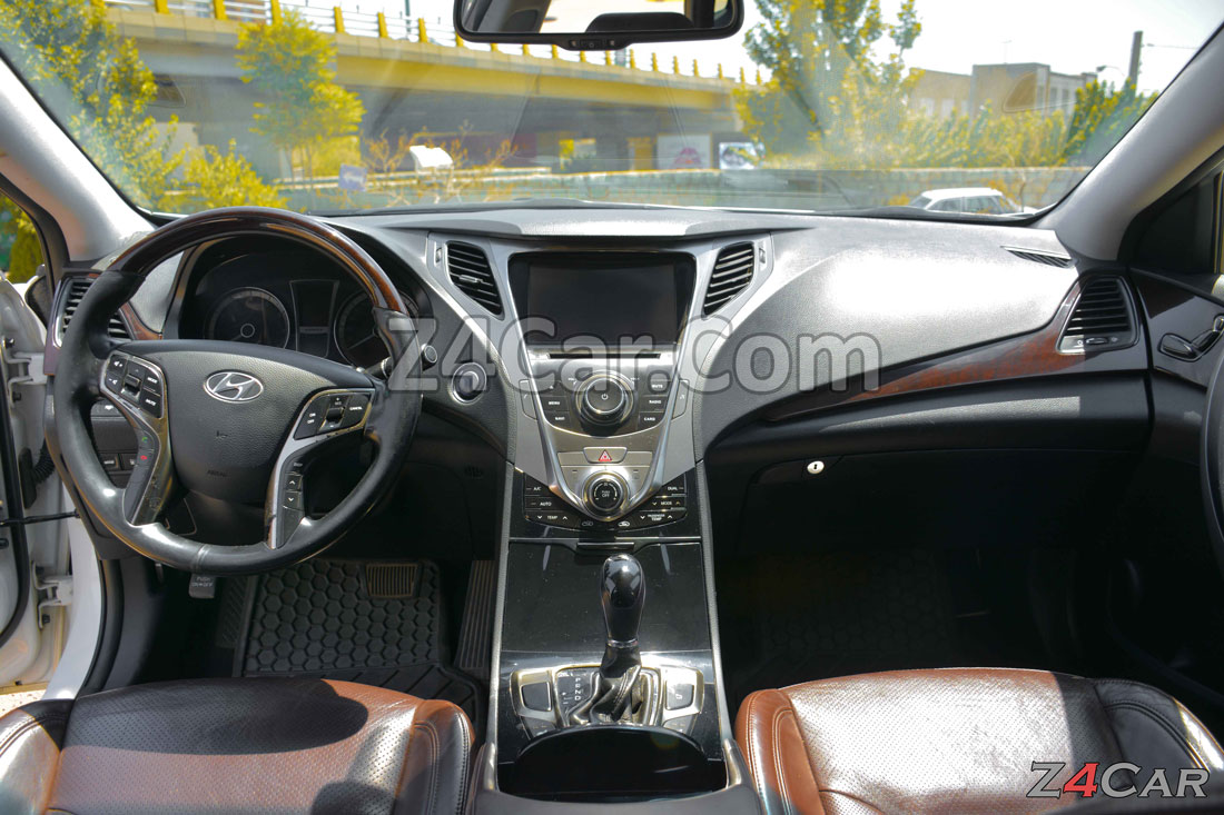 نمای داخلی هیوندا آزرا 2013