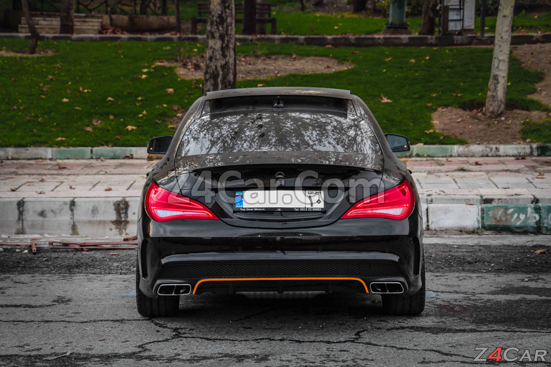 نمای عقب بنز CLA45