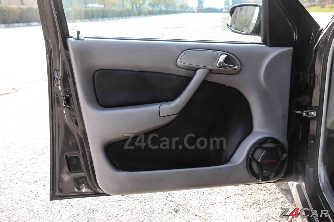 نمای داخلی درب جلو فولکس واگن گل