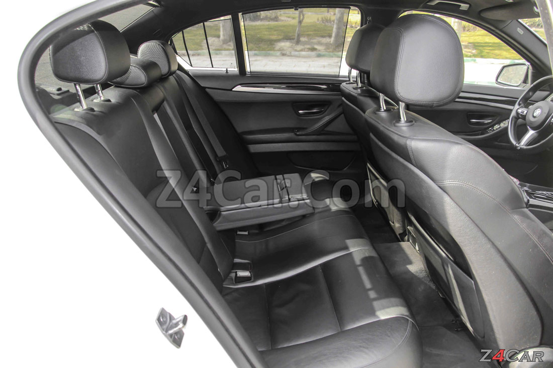 فضای ردیف عقب بی ام و 528i 2011