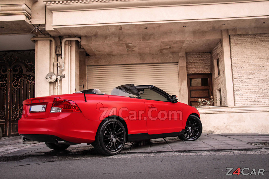 نمای جانبی ولوو C70 کروک
