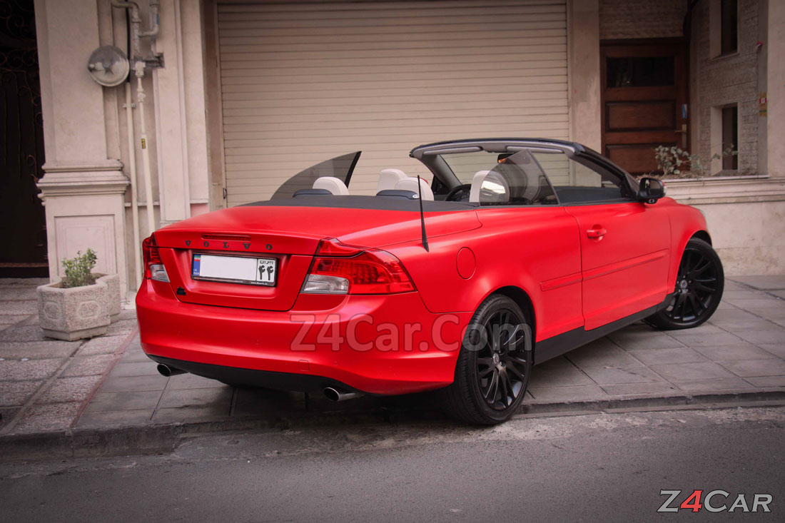 نمای جانبی ولوو C70 کروک