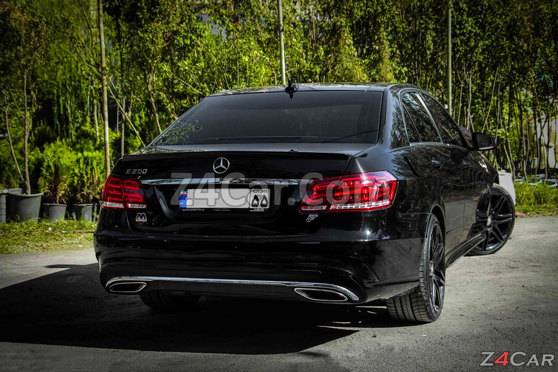 نمای عقب بنز E250 2016