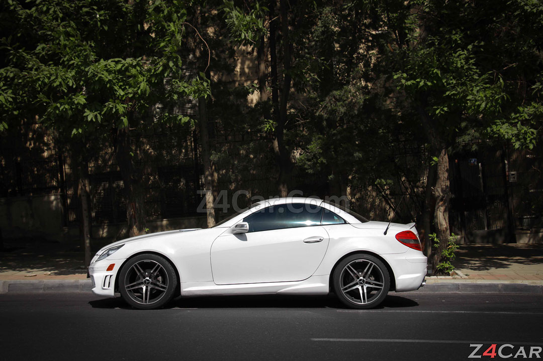 نمای جانبی بنز SLK 2007