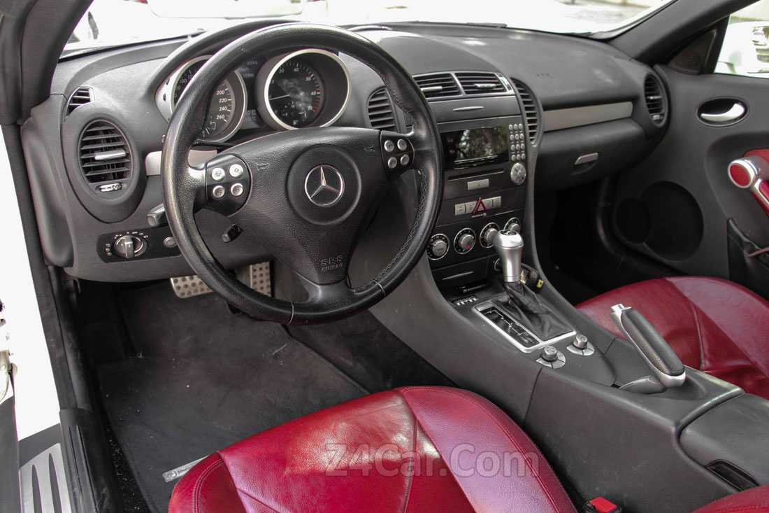 نمای داخلی بنز SLK 2007