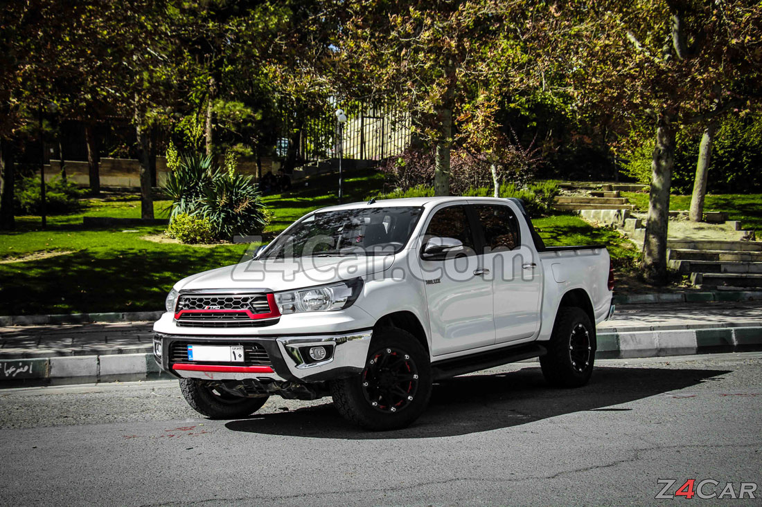 نمای جلو تویوتا هایلوکس 2016