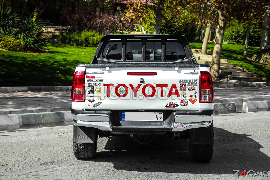 نمای عقب تویوتا هایلوکس 2016