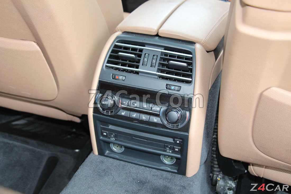 تهویه مطبوع عقب بی ام و 750i 2011