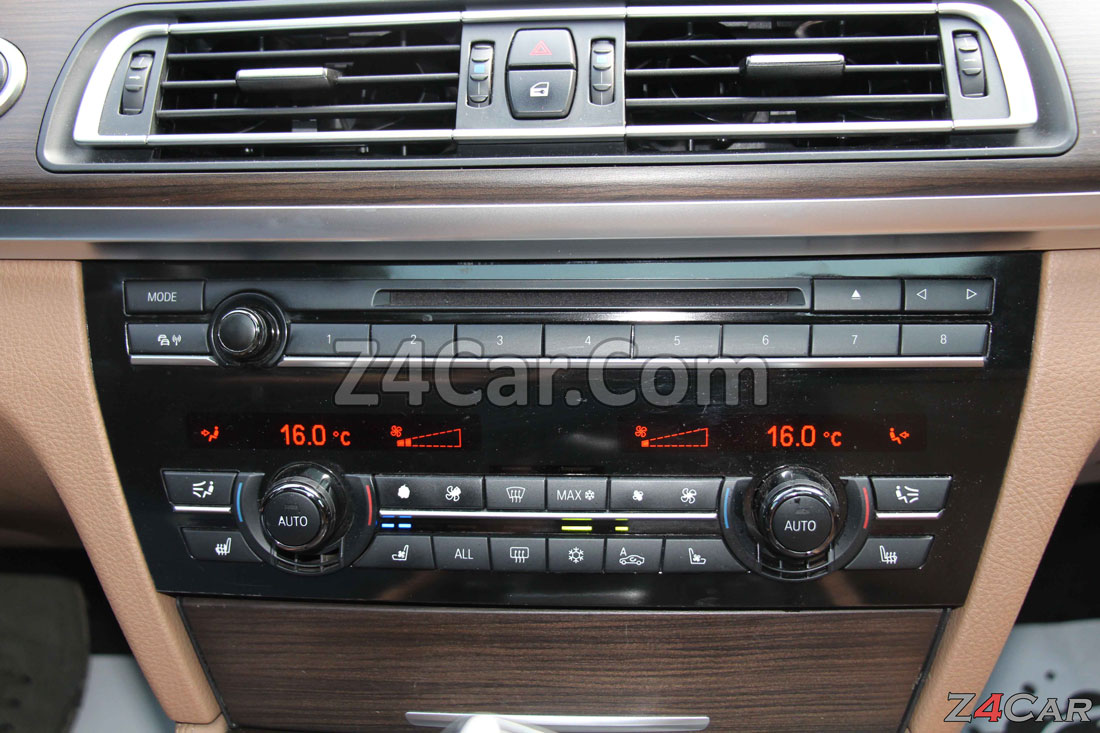 آپشنهای بی ام و 750i 2011