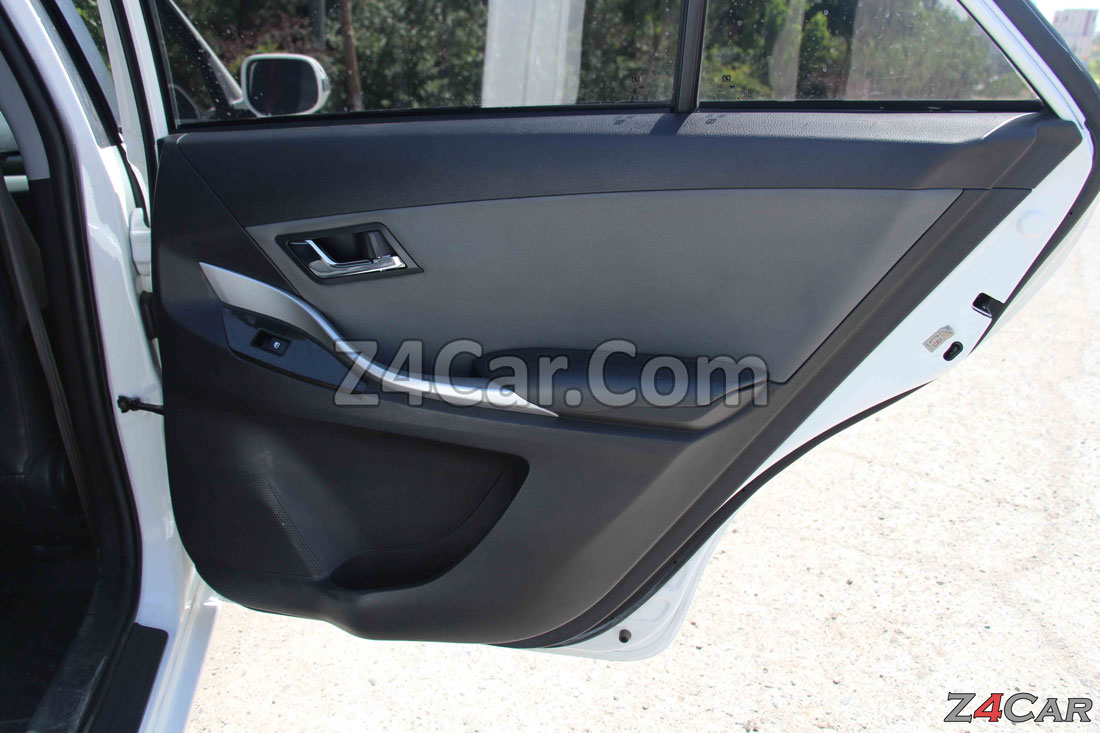نمای داخلی درب عقب زوتی Z300 (آریو S300)