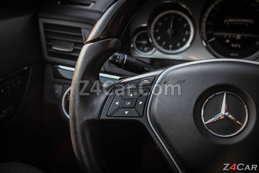 دکمه های فرمان بنز E300 کروک 2009