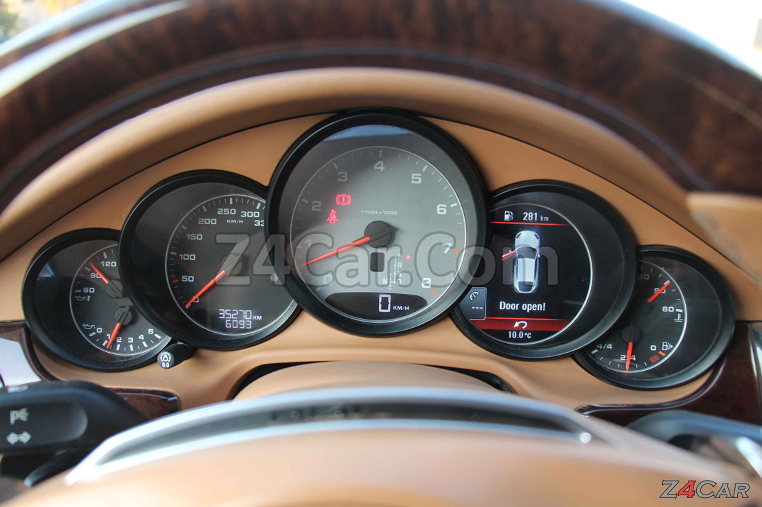 صفحه آمپر و کیلومترشمار پورشه پانامرا 2010-2016صفحه آمپر و کیلومترشمار پورشه پانامرا 2010-2016