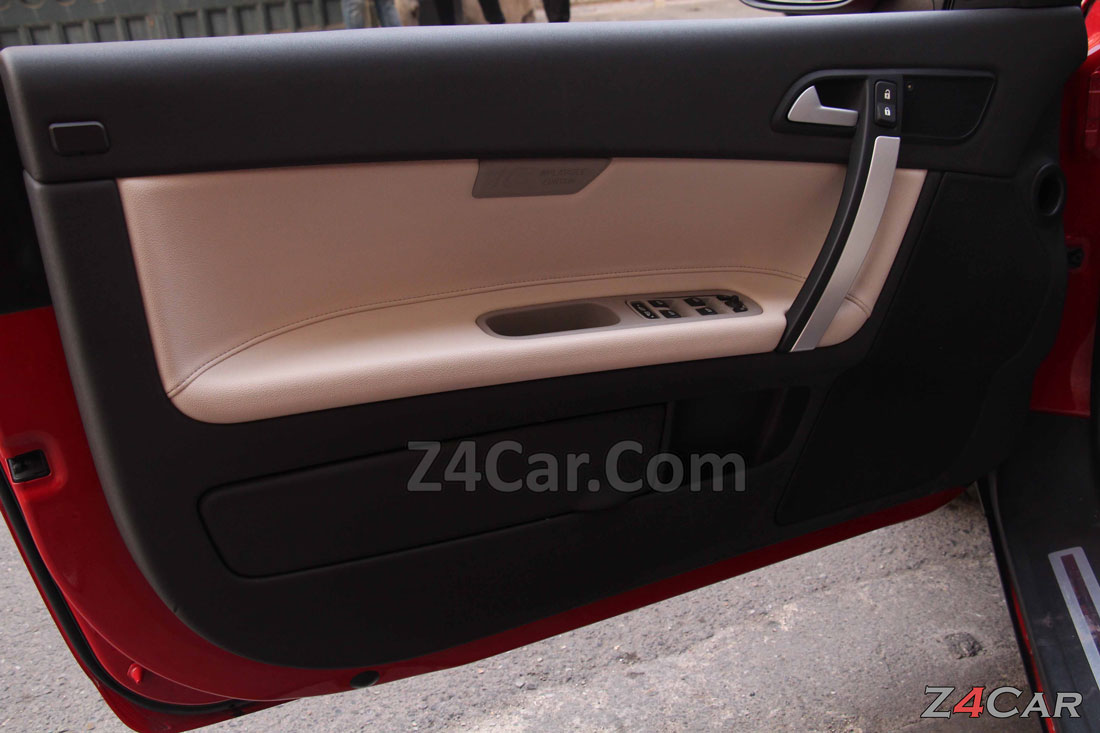 نمای داخلی درب ولوو C70 کروک