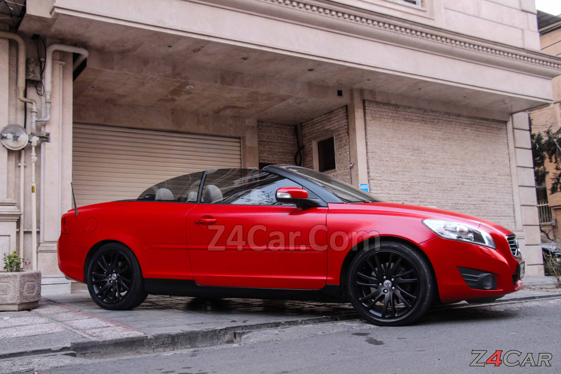 نمای جانبی ولوو C70 کروک