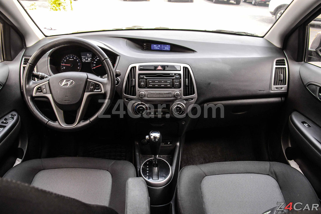 نمای داخلی هیوندای i20 2015