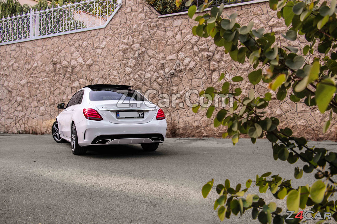 نمای عقب بنز C200 2017