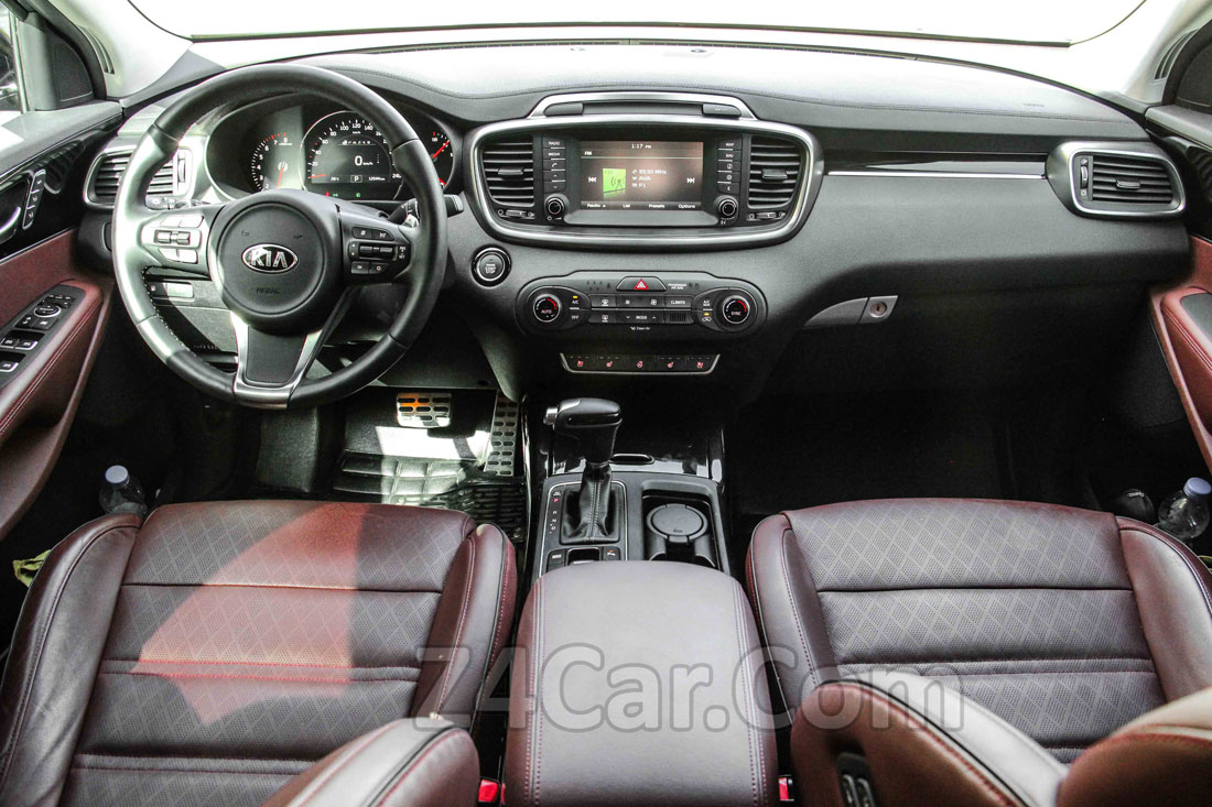 نمای داخلی کیا سورنتو 2018نمای داخلی کیا سورنتو 2018