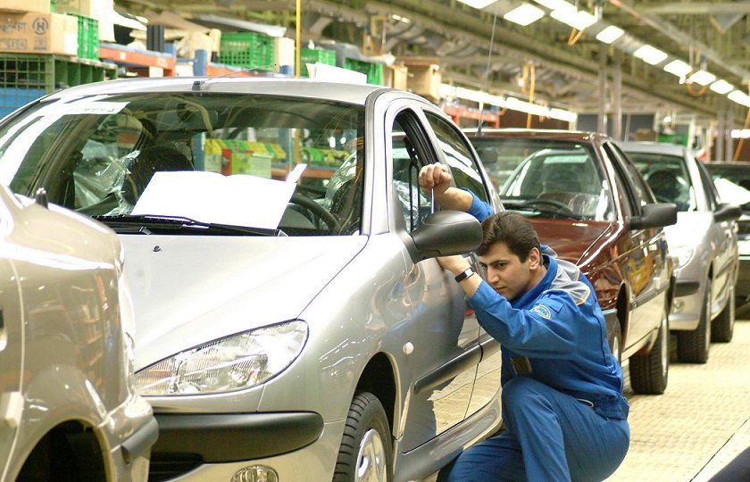 صنعت خودروی ایران سودده نیست