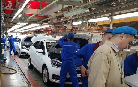 کاهش تعرفه واردات خودرو در چین