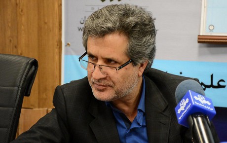 تهدید به تعطیلی خطوط تولید خودروسازها منطقی نیست