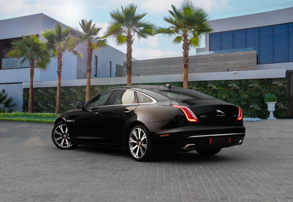 مشخصات جگوار XJ مدل 2013-2018