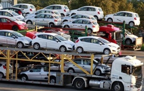 افزایش حداقل قیمت خودروهای وارداتی به بالای ۲۰۰ میلیون تومان