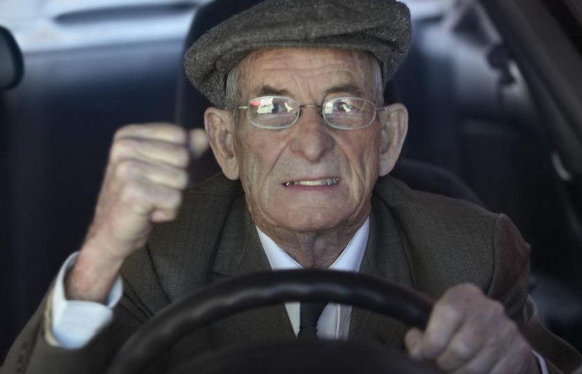 با فناوری های کمکی و ایمنی خودرو برای سالمندان آشنا شوید!