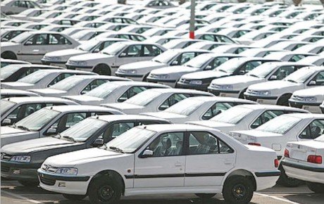 خودروهای موجود در انبار خودروسازان با دلار ۳۸۰۰ تومانی ساخته شده اند