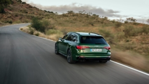 درگ جذاب آئودی RS4 آوانت و پورشه 911 GTS