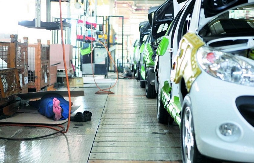 خودروسازان مجوز افزایش 17 درصدی قیمت را از شورای رقابت گرفته اند