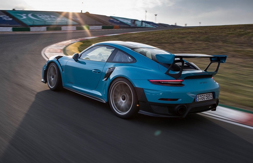 رونمایی از پکیج کلاب اسپرت برای پورشه 911 GT2 RS + تصاویر