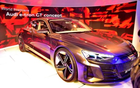 معرفی جهانی کانسپت آئودی e-tron GT در نمایشگاه لس آنجلس + تصاویر