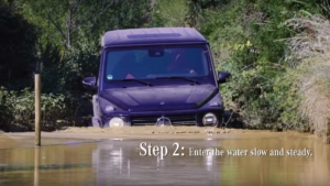 آموزش آفرود و رانندگی در آب توسط مرسدس بنز + ویدیو
