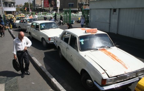 وزارت صنعت باید به موضوع نوسازی تاکسی‌ها ورود کند