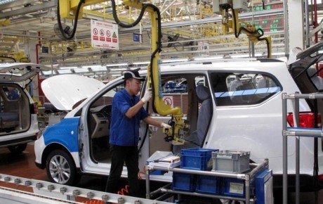 کاهش شدید فروش خودرو در چین