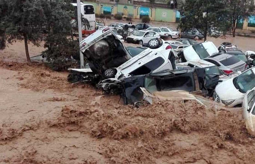 خسارت خودروهای حادثه سیل شیراز پرداخت خواهد شد