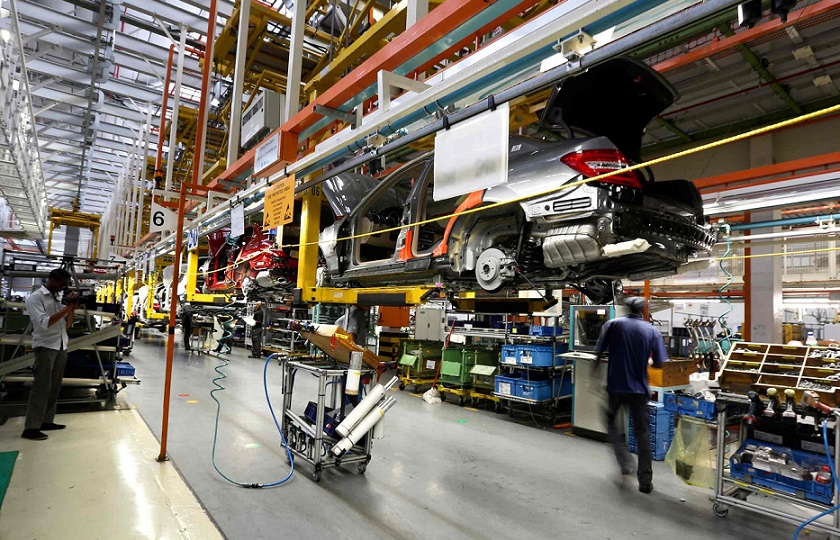 تیراژ خودروهای سواری در 11 ماه امسال 40 درصد کاهش یافت