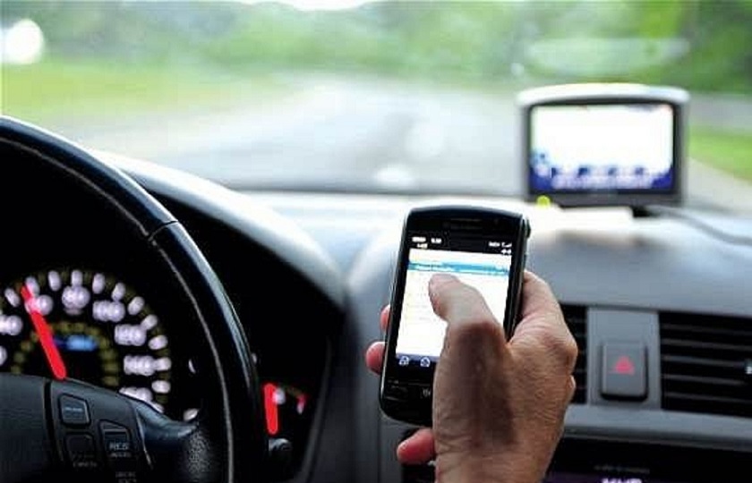 جریمه استفاده از تلفن ‌همراه حین رانندگی