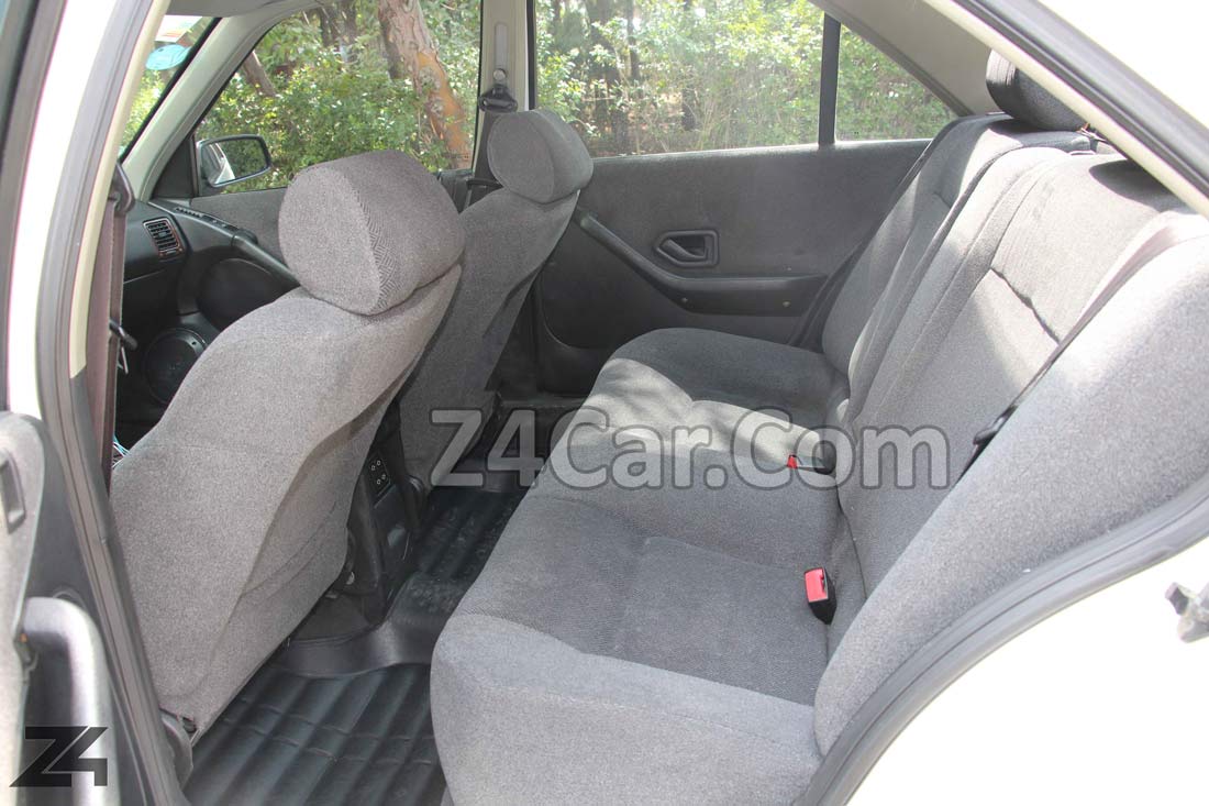 فضای ردیف عقب پژو پارس اتوماتیک