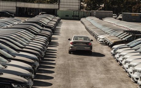 احتمال ترخیص خودروهای مانده در گمرک تا ۲ ماه آینده