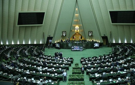 آغاز نشست غیر علنی مجلس برای بررسی قیمت خودرو با حضور وزیر صنعت