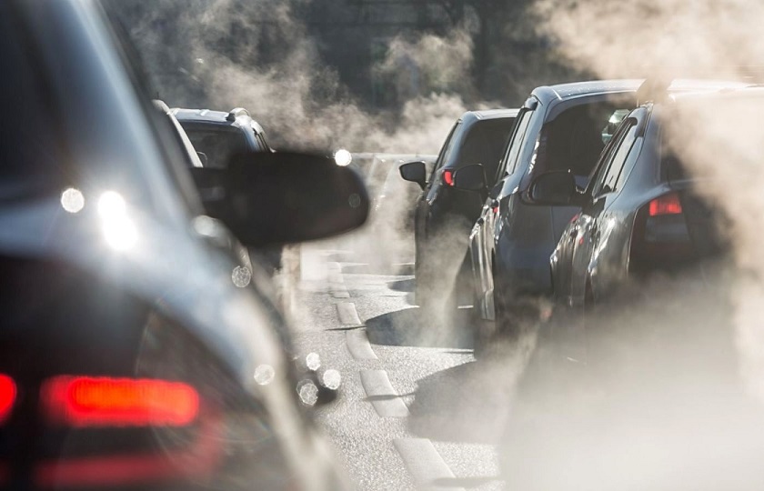 مشکل آلودگی هوا از خودروساز نیست از سوخت است