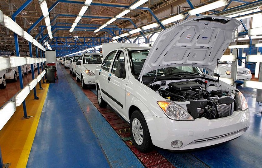 تحریم خودروسازان توسط بیمه مرکزی