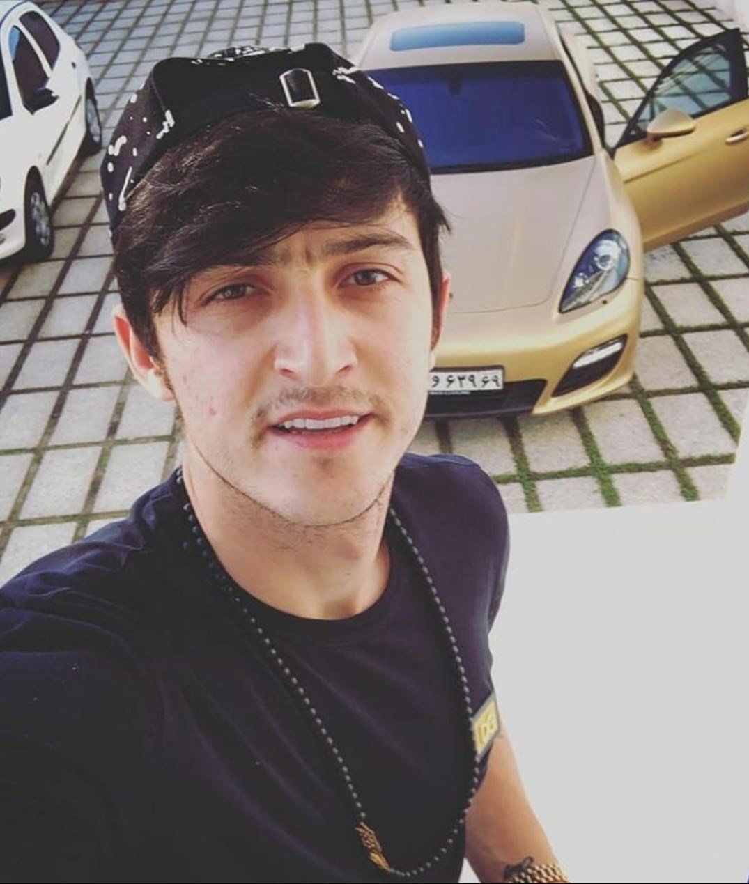 خودروهای لاکچری فوتبالیستهای ایران و جهان را بشناسید