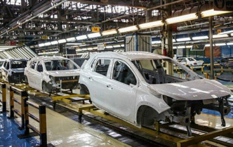 واگذاری سهام خودروسازان امکان پذیر نیست