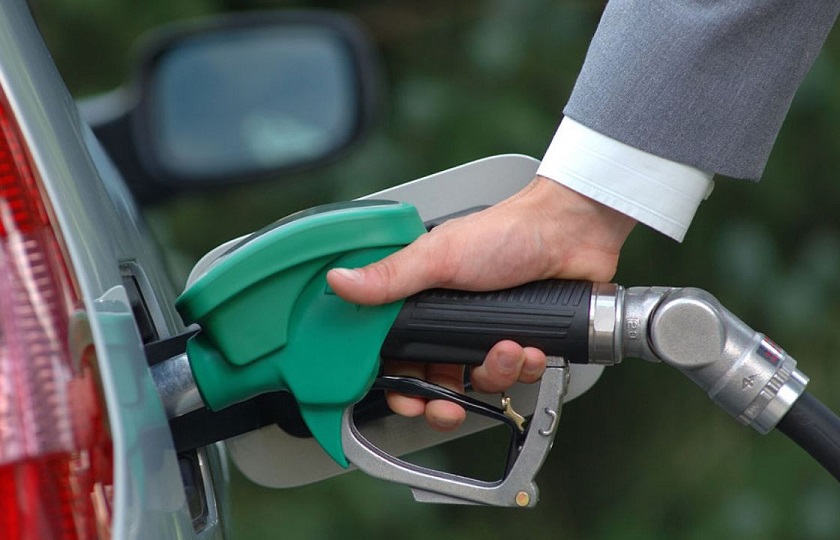تفاوت قیمت بنزین ایران با کشورهای همسایه